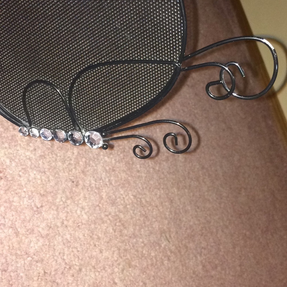Earring holder - Picture 2 of 5